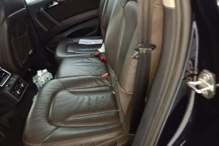 Used Audi Q7 2014 35 TFSI Sport Edition Left Rear Seat