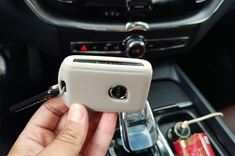 Used Volvo XC60 2024 B5 4x4 Smart Luxury Edition