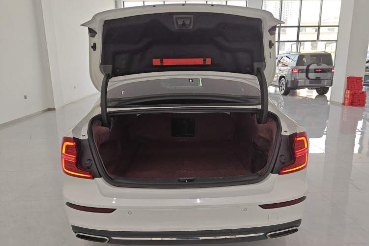 Used Volvo S60 2021 T4 Zhiyi Luxury Edition