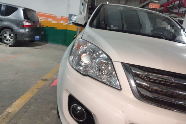 Used Haval H6 2016 Upgraded Model 1.5T Automatic Two-Wheel Drive Elite Version Right Front Headlight