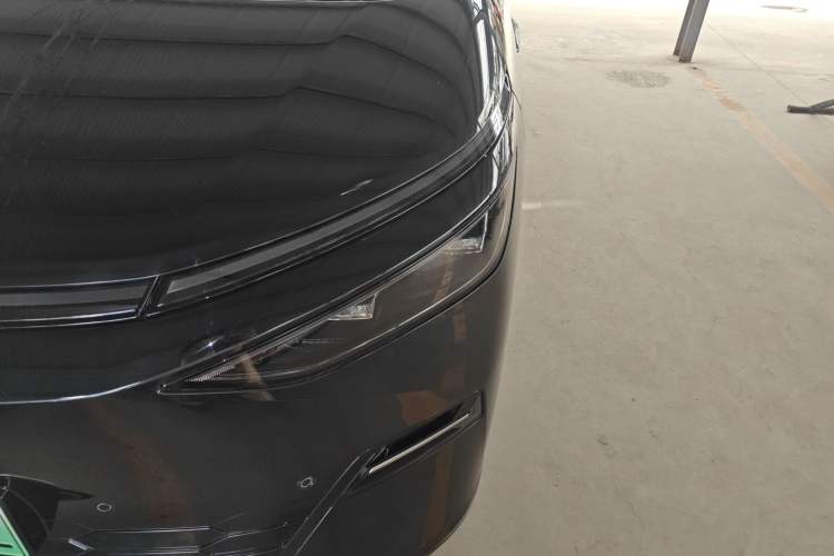 Used XPeng X9 2025 740 Ultra-Long Range Max Left Front Headlight