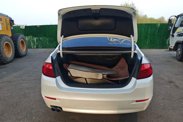 Used BMW 5 Series 2014 525Li Leading Model