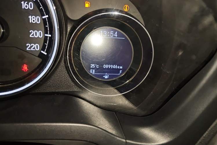 Used Honda XR-V 2015 1.8L VTi CVT Luxury Edition Odometer Close Up