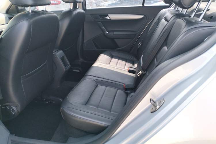 Used Volkswagen Lavida 2013 Restyled Classic 1.6L Automatic Comfort Edition