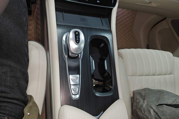 Used VOYAH Dream 2022 0-Emission Edition Dream+ Smart Range Package – 605 km