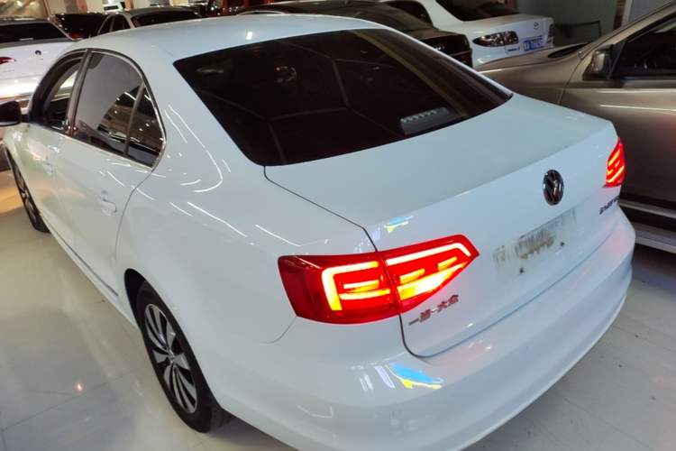 Used Volkswagen Sagitar 2017 1.6L Automatic Comfort Model Rear Left 45 Deg