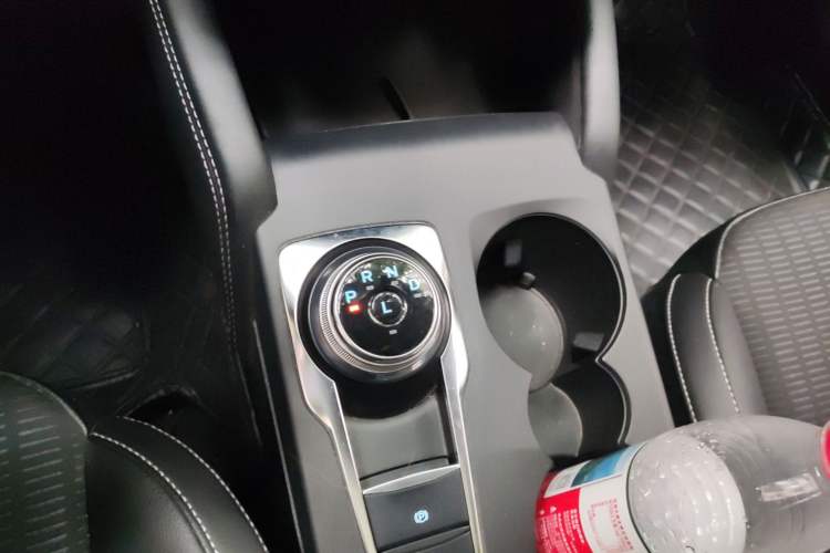 Used Ford Focus 2021 Hatchback EcoBoost 180 Automatic Titanium Edition Gear Lever