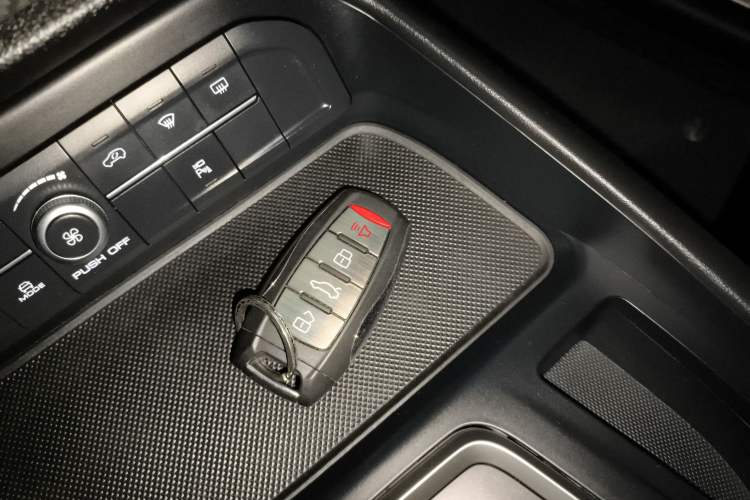 Used Haval F7x 2019 2.0T Two-Wheel Drive Smart & Stylish Play Edition