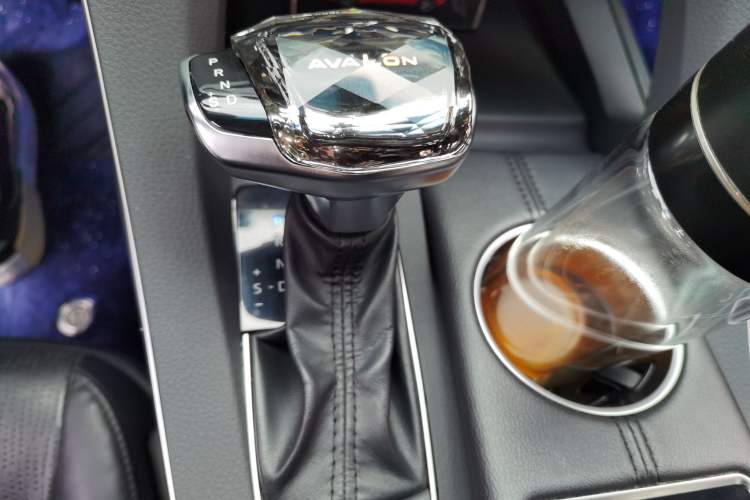 Used Toyota Avalon 2019 2.5L Touring Premium Version China VI Standard