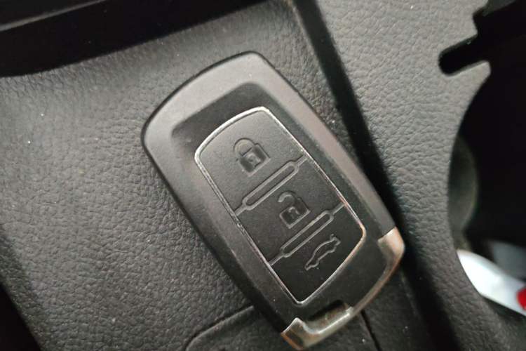 Used FORTHING Joyear S50 2017 1.5L Manual Luxury Model Vehicle Key