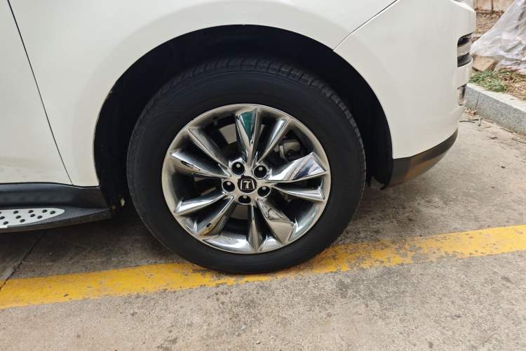 Used Luxgen Great 7 SUV 2013 Limited-Edition Sharp Model 2.2T Two-Wheel-Drive Smart Version