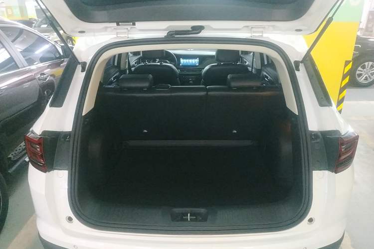 Used CHANGAN CS35PLUS 2021 Honor Million Edition 1.6L Manual Luxury Model
