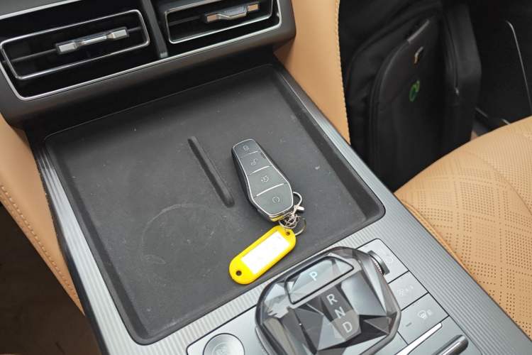 Used BYD Song L DM-i 2024 112 km Leading Edition