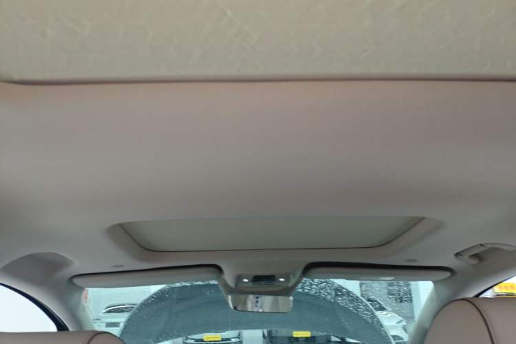 Used Denza D9 2022 DM-i 1040 Prestige Model