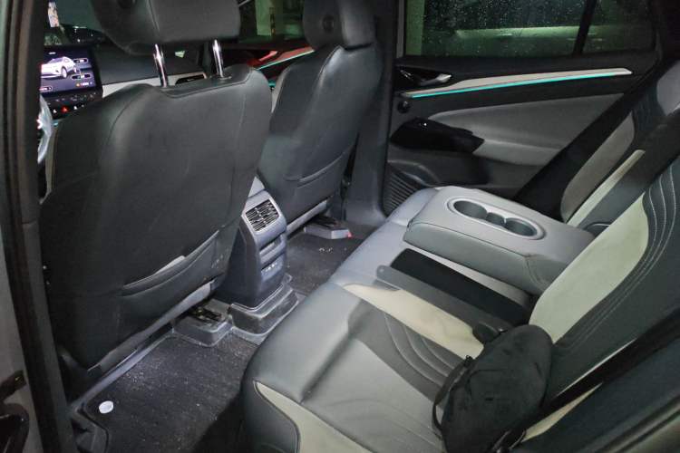 Used Volkswagen ID.4 CROZZ 2021 Long-Range PRO Two-Wheel Drive Version Left Rear Seat