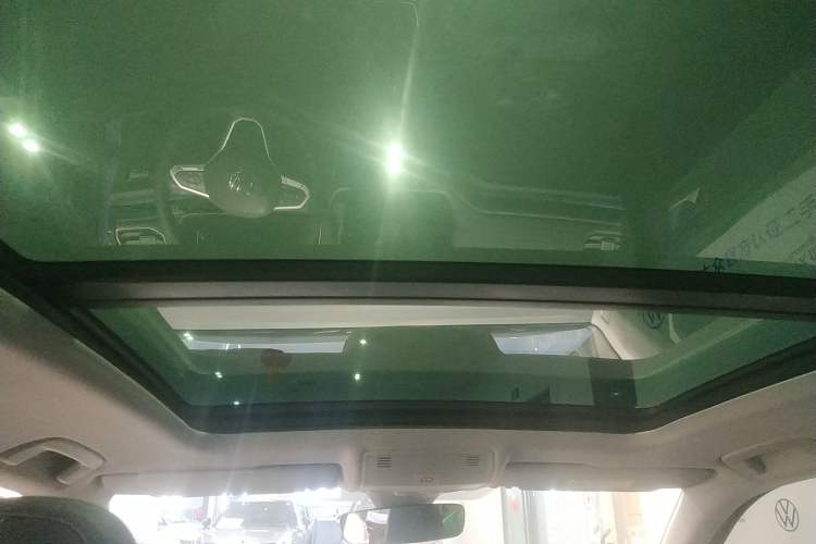 Used Volkswagen Tharu 2025 NewRui 300TSI Prestige Edition
