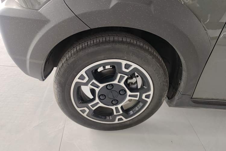 Used Geely Galaxy Panda 2025 210km Panda Rider Left Front Wheel Hub