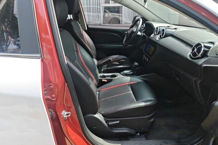 Used Soueast DX3 2016 1.5T CVT Prestige Edition Right Front Seat