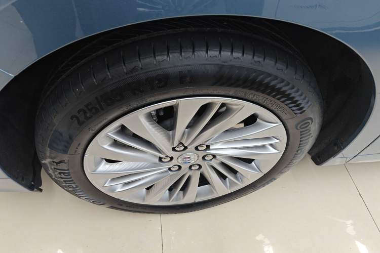 Used Buick Century 2023 2.0T Seven-Seater Yinshi Edition Left Front Wheel Hub