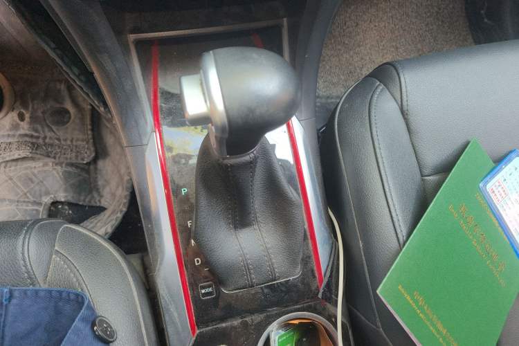 Used Haval H2 2017 Blue Label 1.5T Automatic Two-Wheel Drive Luxury Model Gear Lever