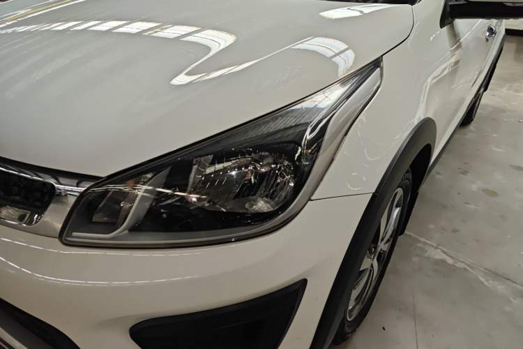 Used Kia KX Cross 2017 1.4L MT GLS
