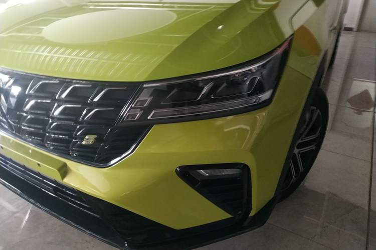 Used Wuling Alvez 2022 1.5T CVT Trendy & Cool Edition
