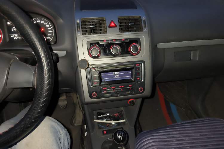 Used Volkswagen Touran 2013 1.4T Manual Comfort Edition 5-Seater