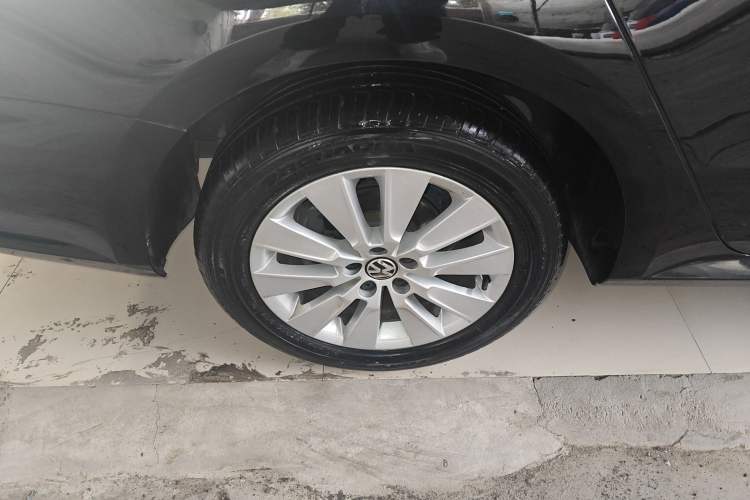 Used Volkswagen Lavida 2013 Restyled Classic 1.6L Automatic Comfort Edition
