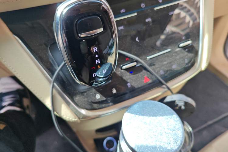 Used Buick GL8 2022 ES Landtrek 653T Luxury Edition