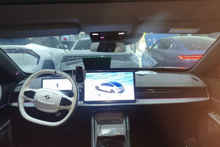 Used Dongfeng eπ eπ007 2024 530 Pro Version
