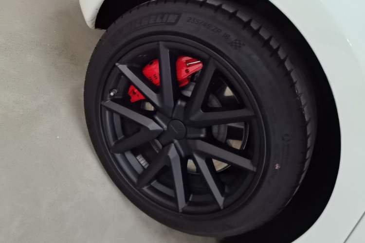 Used Tesla Model 3 2019 Standard Range Rear-Drive Upgraded Version Right Rear Wheel Hub