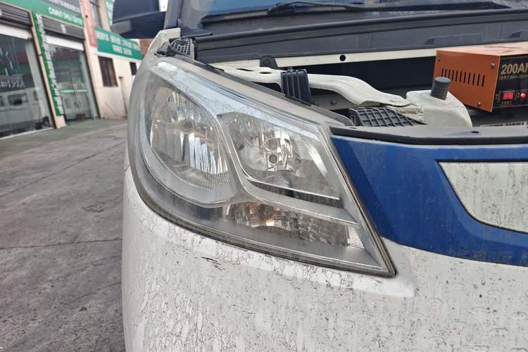 Used SAIC MAXUS EV30 2019 City Logistics Vehicle Fast Delivery Version Long Wheelbase Mengguli 35 kWh