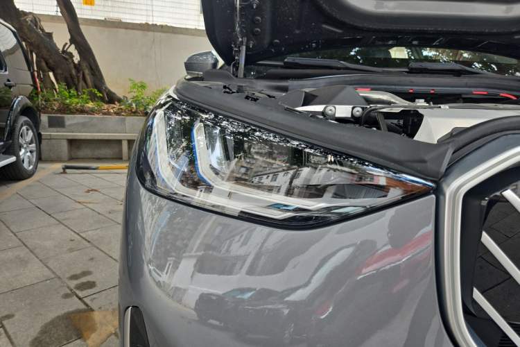 Used BMW X3 2025 xDrive30L Luxury Edition M Sport Package Right Front Headlight