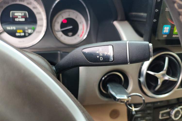 Used Mercedes-Benz GLK-Class 2014 GLK 260 4MATIC Dynamic Model
