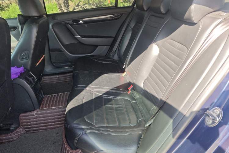 Used Volkswagen Magotan 2011 1.8TSI DSG Luxury Model Left Rear Seat