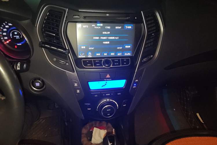 Used Hyundai Santa Fe 2013 2.4L Automatic Two-Wheel Drive Smart Version