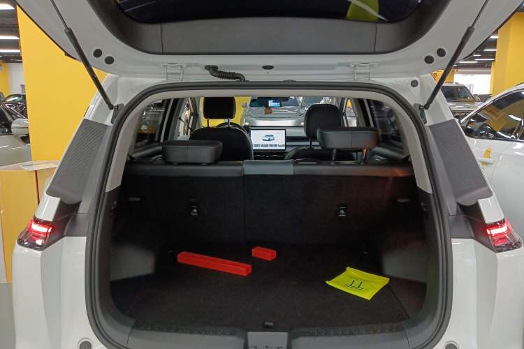 Used AION Y 2023 Plus 510 Smart Edition Trunk