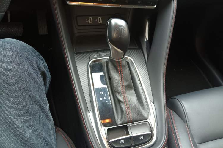 Used MG ZS 2020 180 DVVT Automatic Plus L2+ Gear Lever