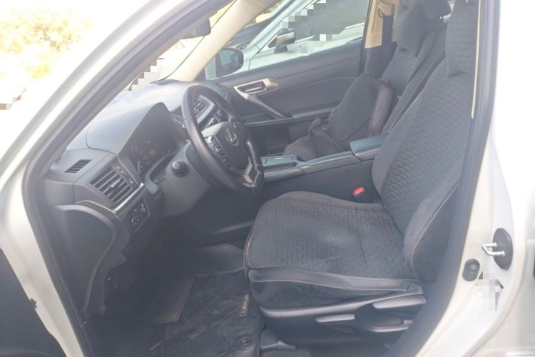 Used Lexus CT 2017 CT200h Elite Edition Monotone China VI Left Front Seat