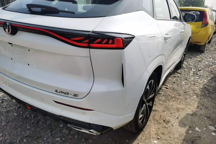 Used CHANGAN UNI-Z New Energy 2024 Blue Whale Smart Electric iDD 125km Excellence Model Right Rear Taillight