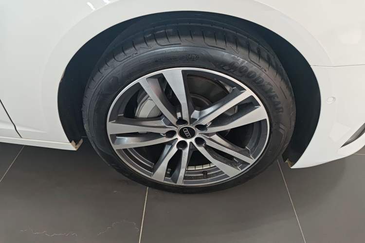 Used Audi A6L 2024 45 TFSI Prestige Elegant Edition Right Front Wheel Hub