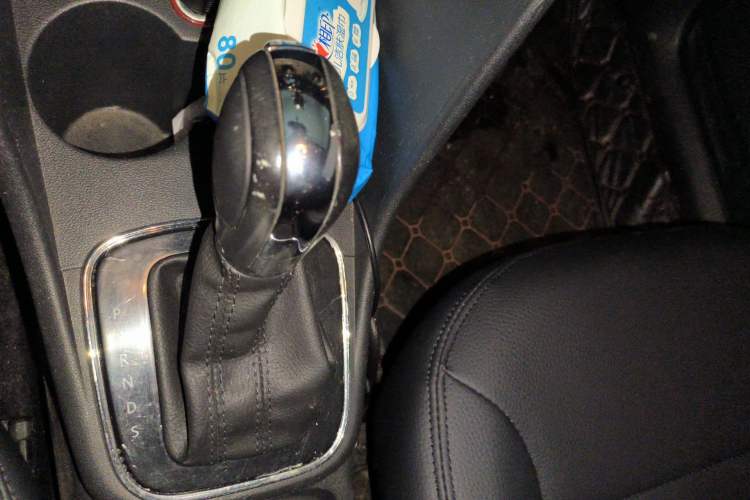 Used Volkswagen Polo 2016 1.6L Automatic Comfort Model Gear Lever