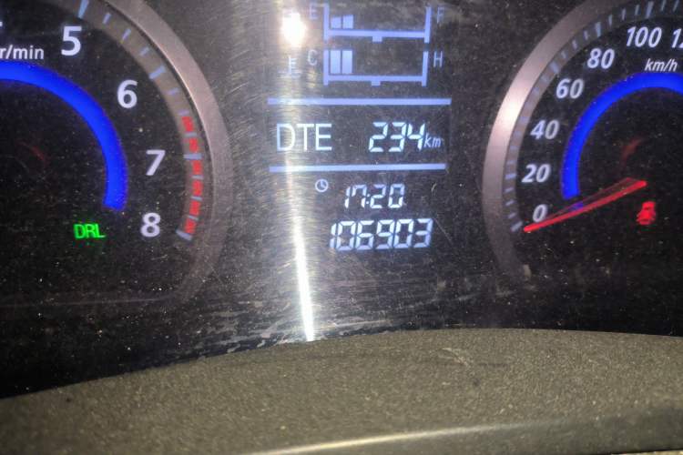 Used Zotye Z300 2014 New Vision 1.5L Manual Luxury Model