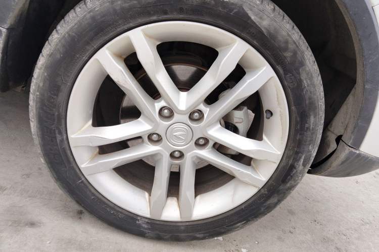 Used CHANGAN CS35 2015 1.6L Manual Luxury Model China IV Standard Right Front Wheel Hub