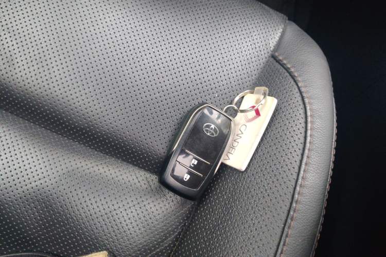 Used Toyota Highlander 2017 2.0T Four-Wheel Drive Black Edition Limited Model