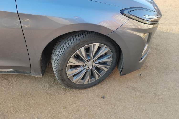 Used Hongqi E-QM5 2024 610 km PLUS