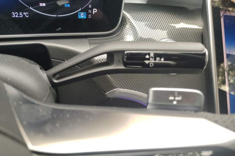 Used Mercedes-Benz C-Class 2025 C 260 L Sport Edition Gear Lever