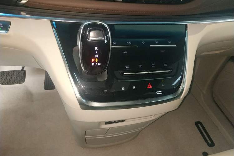 Used Buick GL8 2022 Land Business Class 652T Luxury Model