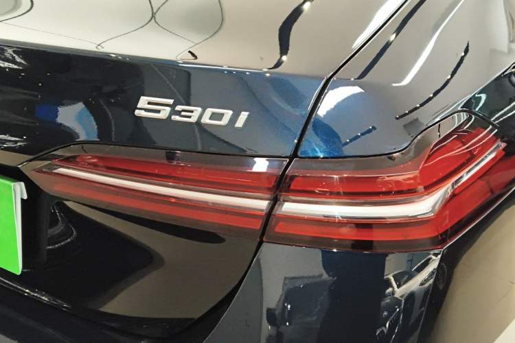 Used BMW 5 Series 2024 530i Leading Model M Sport Package