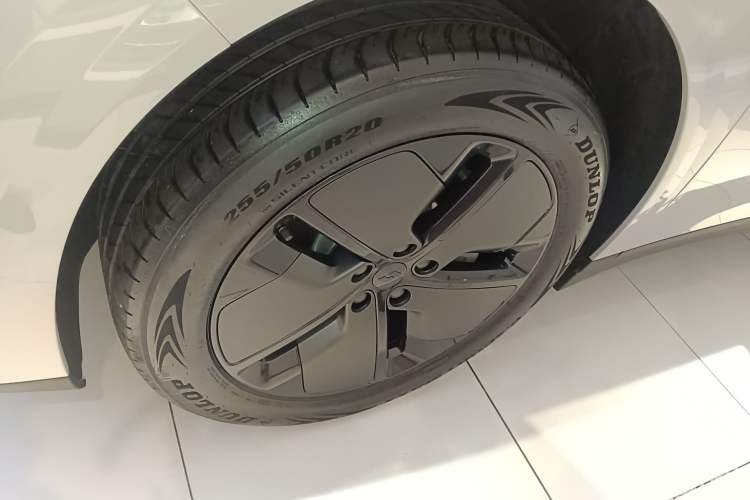 Used Li Auto Li Auto i6 2025 Model Two-Wheel-Drive Standard Type
